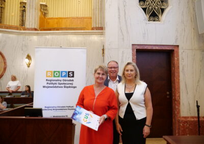 Uroczyste rozdanie zaświadczeń ukończenia szkoleń dla pracowników centrum usług społecznych