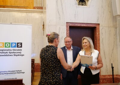 Uroczyste rozdanie zaświadczeń ukończenia szkoleń dla pracowników centrum usług społecznych