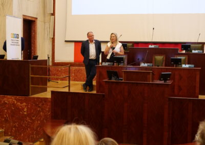 Uroczyste rozdanie zaświadczeń ukończenia szkoleń dla pracowników centrum usług społecznych